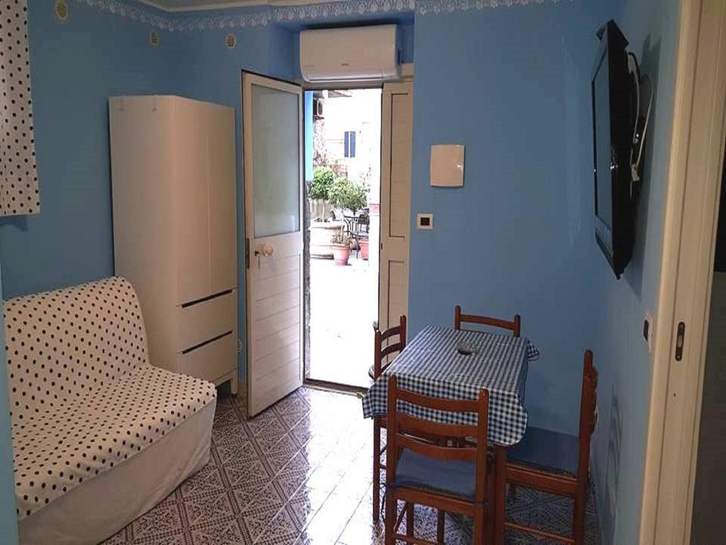 Bilocale Nefele Appartement Giardini-Naxos Buitenkant foto